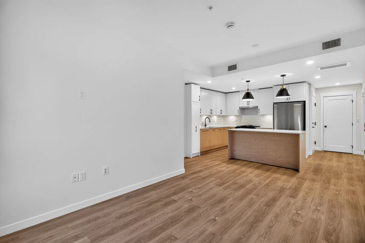 Primary Bathroom Photo of 210 27249 Aldergrove Town Centre Drive, Langley, BC