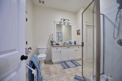 Hallway Photo of 3292 136 Street, Surrey, BC