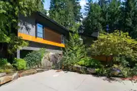 3985 Bayridge Avenue, West Vancouver, BC