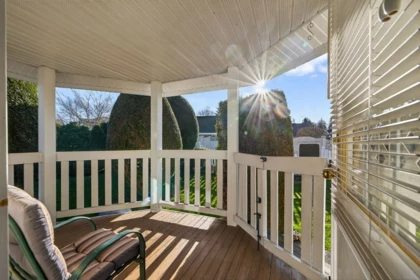 Staircase Photo of 47 20761 Telegraph Trail, Langley, BC