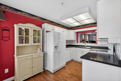 Walk-In Closet Photo of 47 20761 Telegraph Trail, Langley, BC