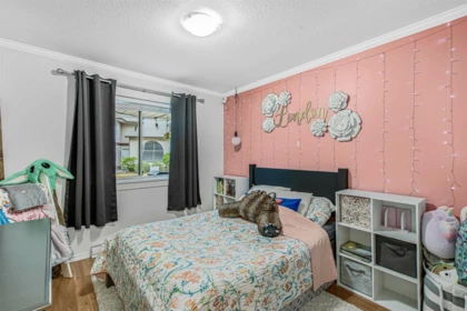 Laundry Room Photo of 1003 1750 Mckenzie Road, Abbotsford, BC