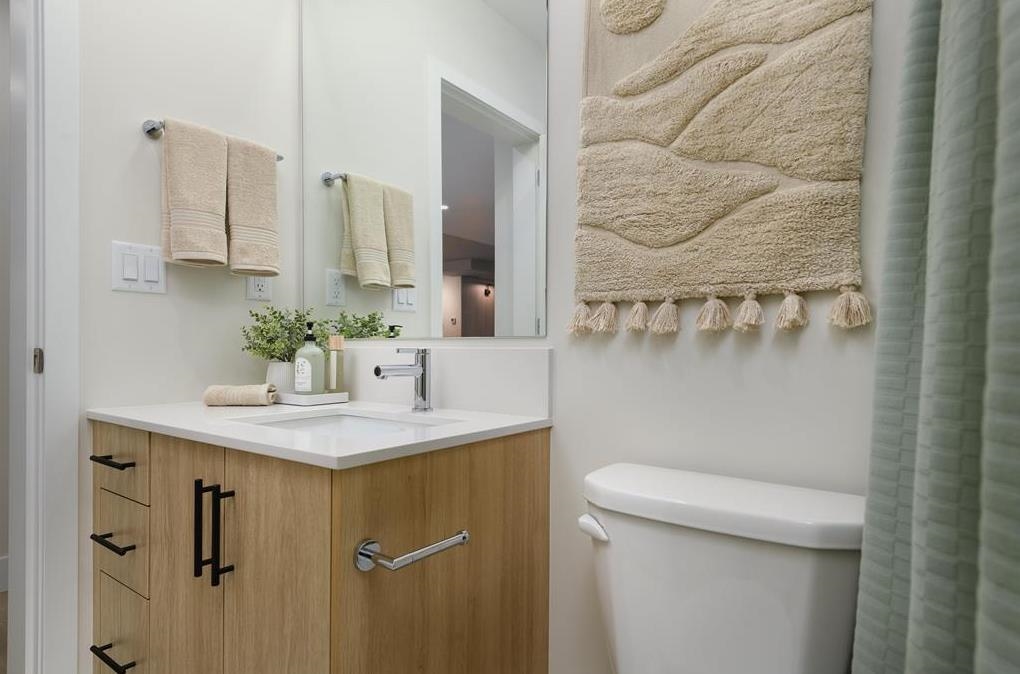 Kitchen Photo of 511 33522 Cottage Lane, Abbotsford, BC