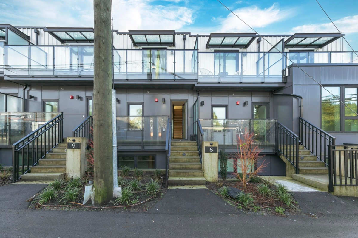 Hot Tub / Spa Photo of TH8 324 E Ridgeway Avenue, North Vancouver, BC