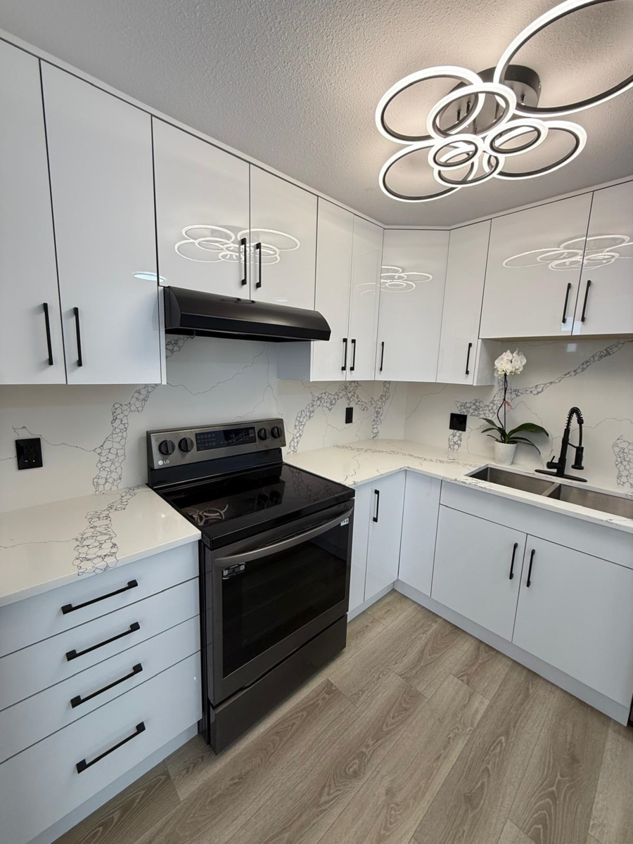 Kitchen Island Photo of 804 6133 Buswell Street, Richmond, BC