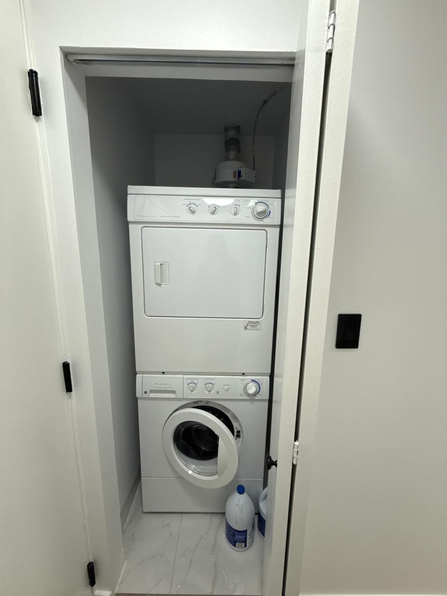 Mudroom Photo of 804 6133 Buswell Street, Richmond, BC