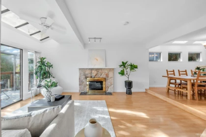 Living Room Photo of 252 E 21st Street, North Vancouver, BC
