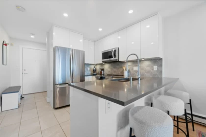 414 332 Lonsdale Avenue, North Vancouver, BC, North Vancouver — Apartment/Condo for sale