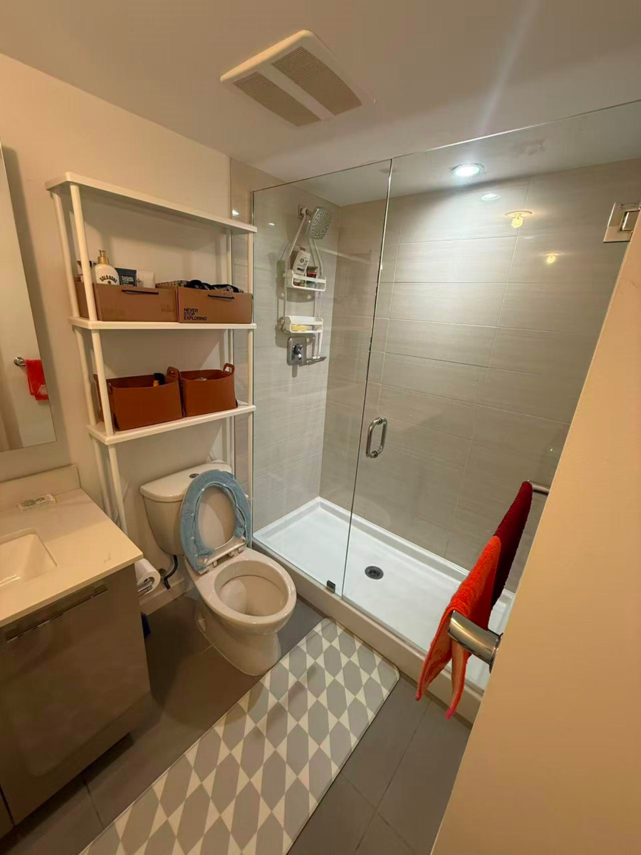 Kitchen Island Photo of 605 7708 Alderbridge Way, Richmond, BC