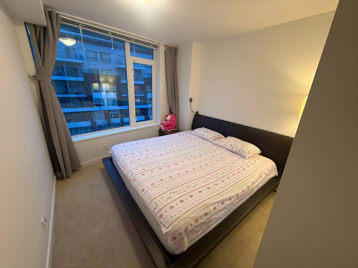 Kitchen Photo of 605 7708 Alderbridge Way, Richmond, BC