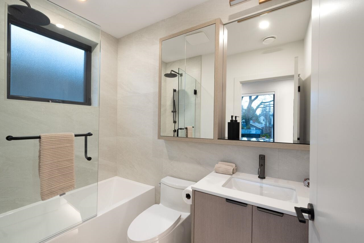 Backyard Photo of 2493 Eton Street, Vancouver, BC