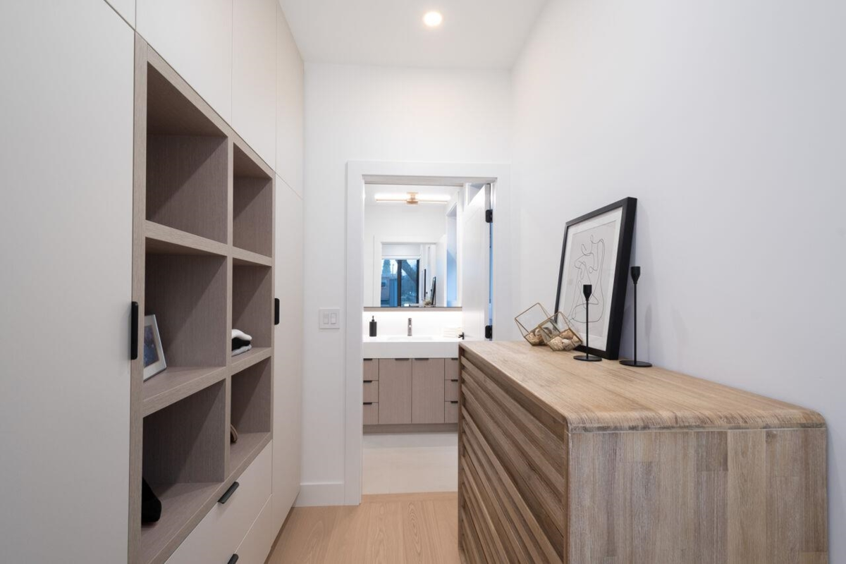 Mudroom Photo of 2493 Eton Street, Vancouver, BC
