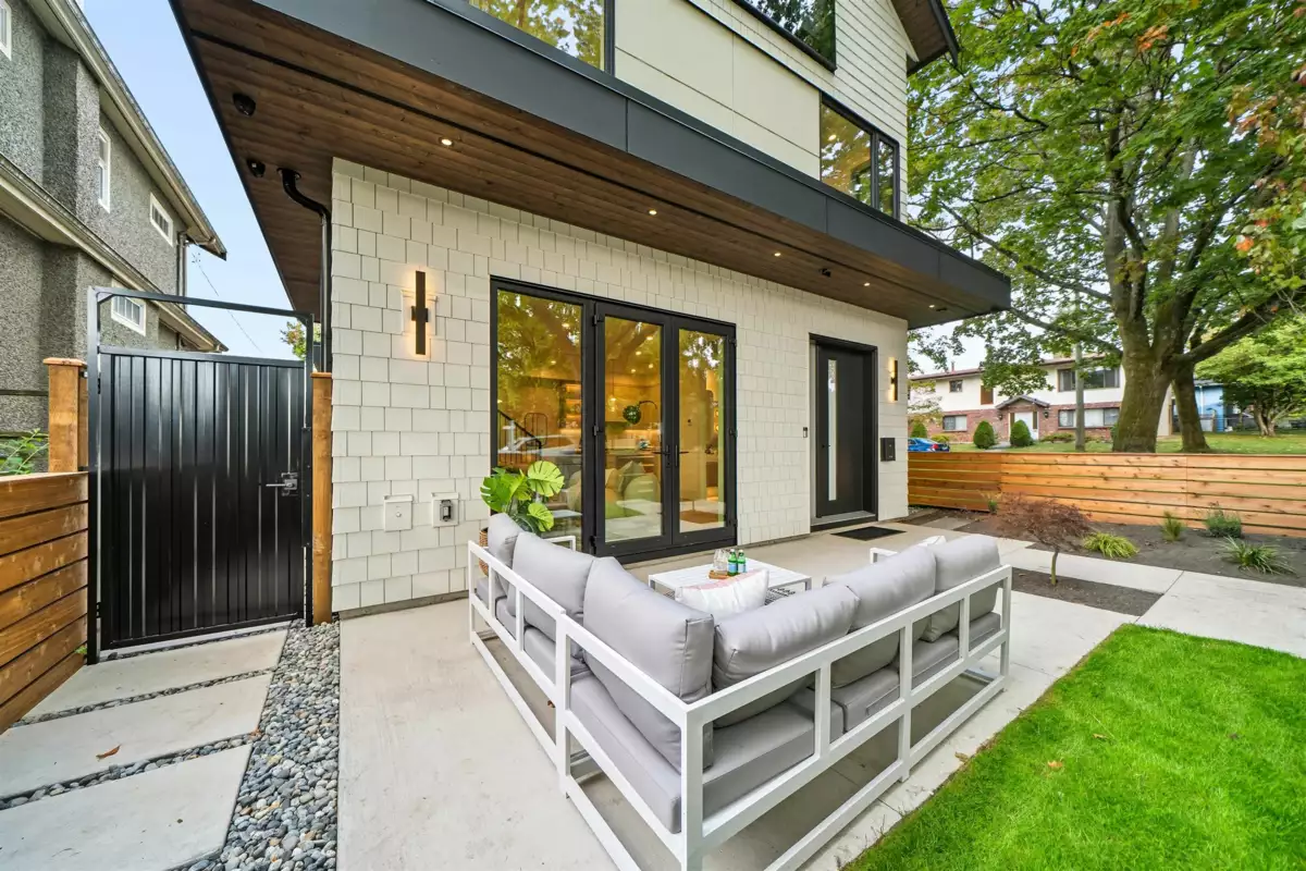 Outdoor Kitchen Photo of 2493 Eton Street, Vancouver, BC