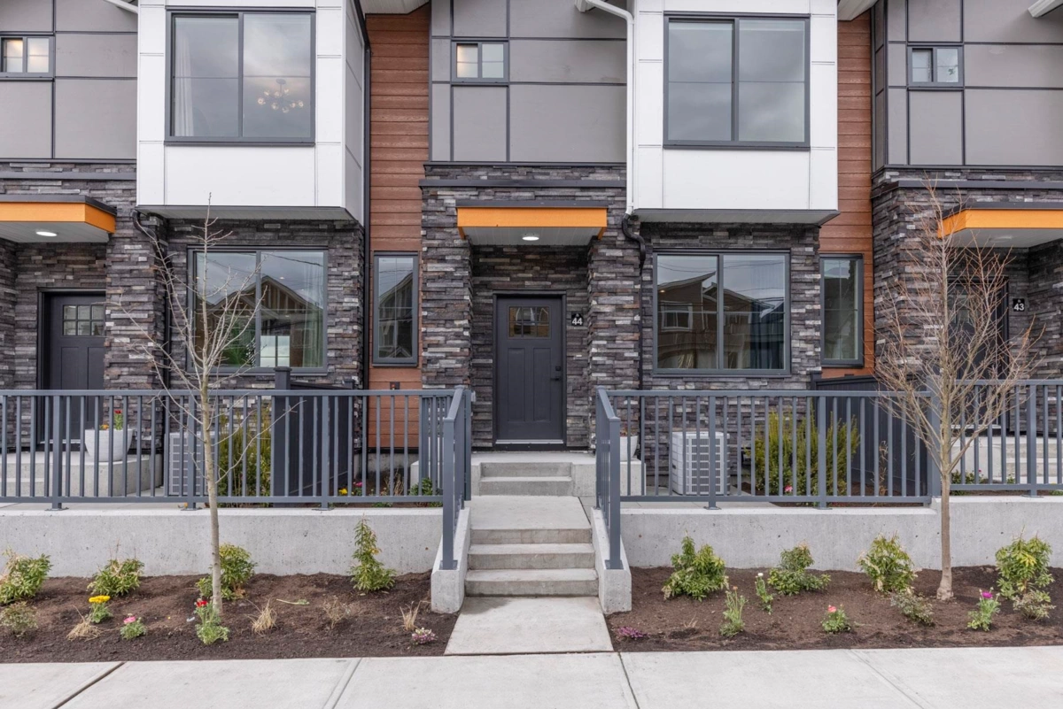 Family Room Photo of 43 6035 141 Street, Surrey, BC