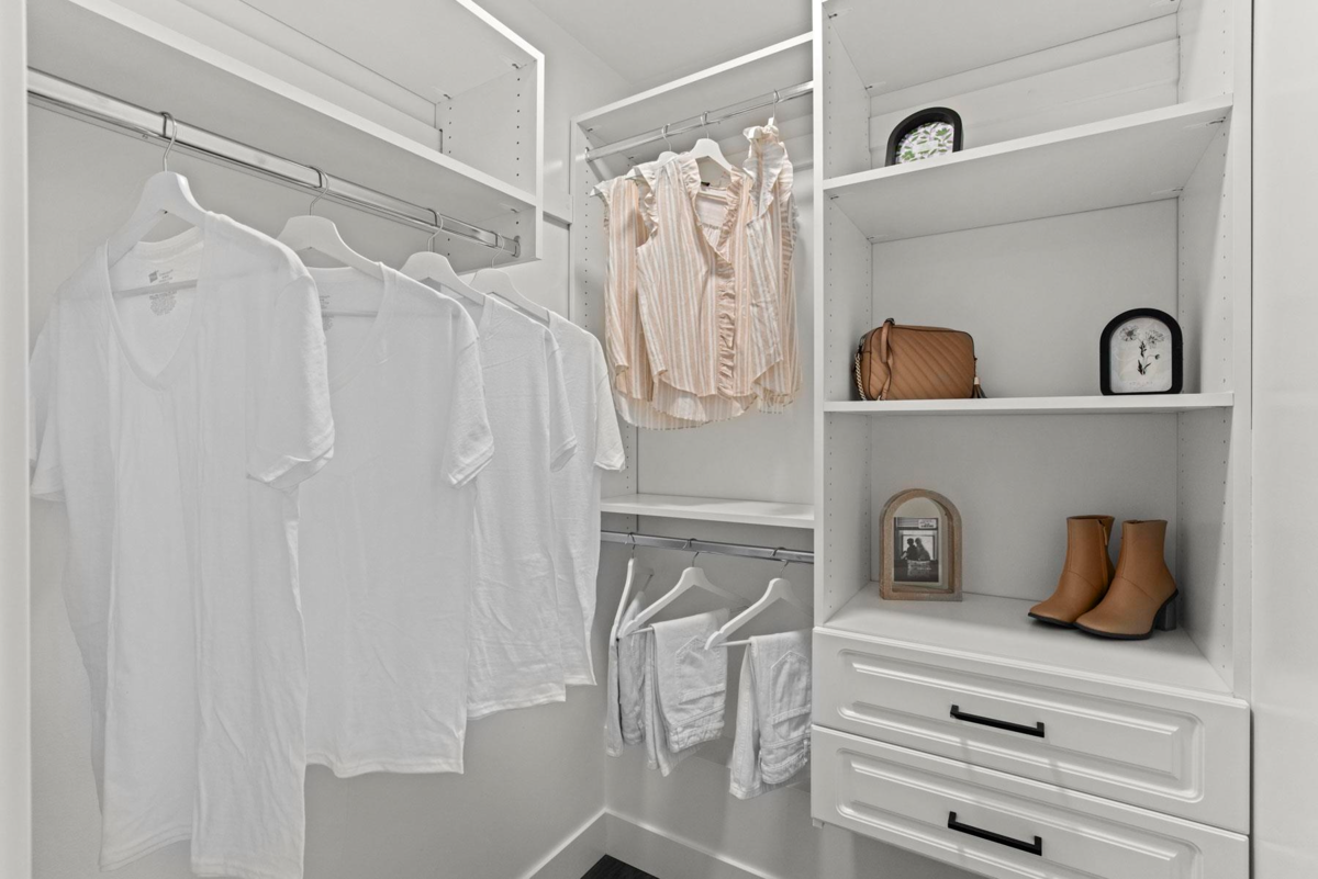 Hallway Photo of 43 6035 141 Street, Surrey, BC