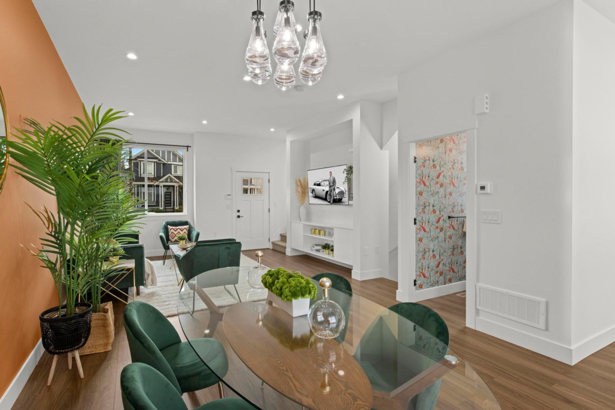 Walk-In Closet Photo of 43 6035 141 Street, Surrey, BC