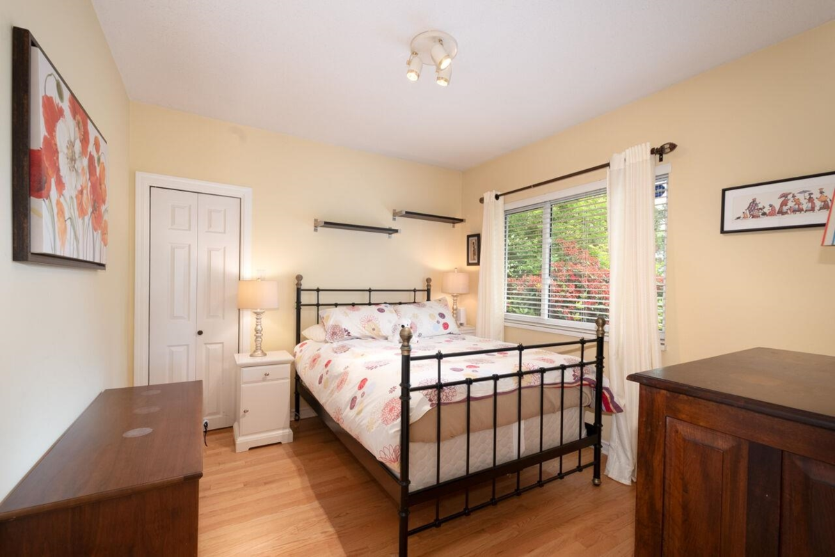 Laundry Room Photo of 530 E Queens Road, North Vancouver, BC