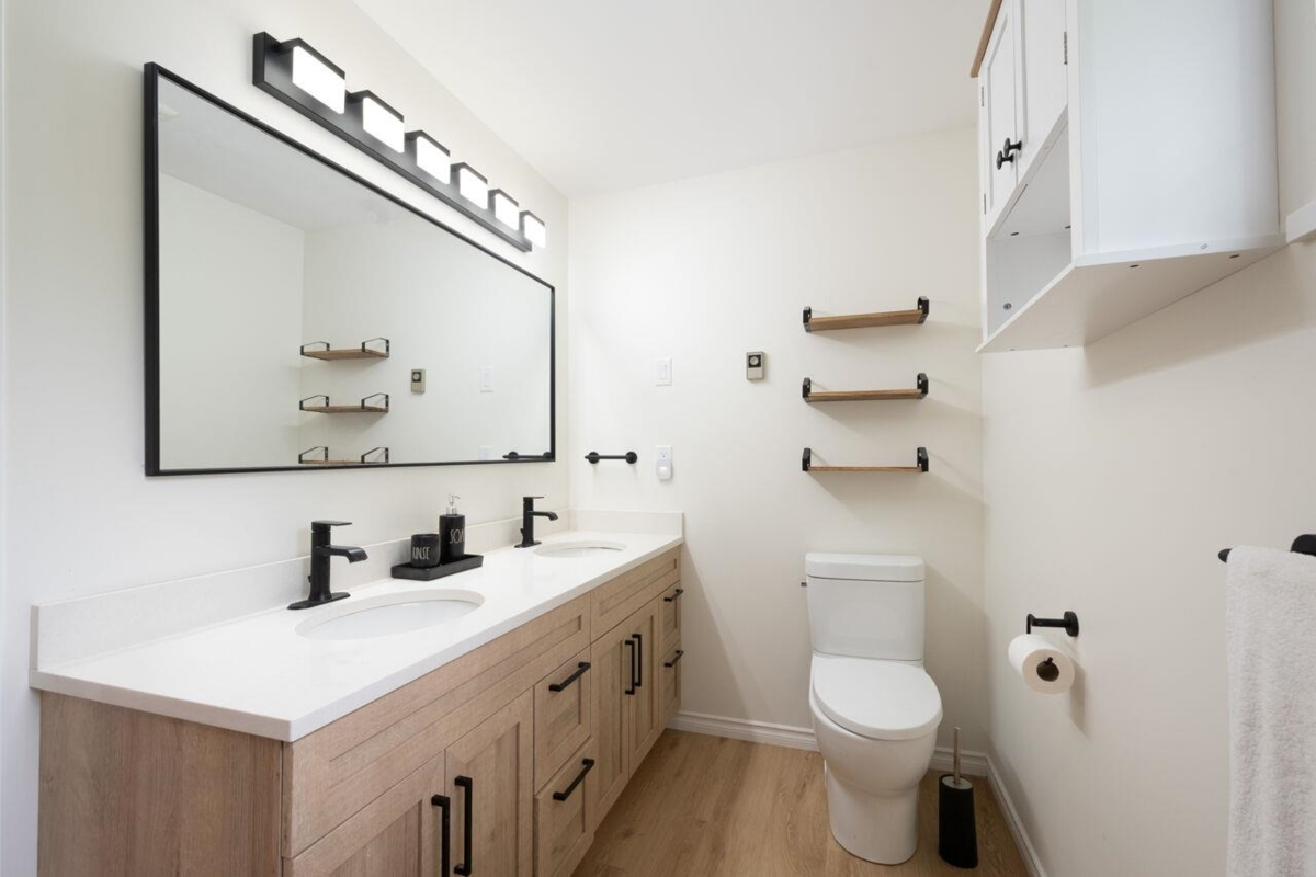 Loft / Bonus Room Photo of 530 E Queens Road, North Vancouver, BC