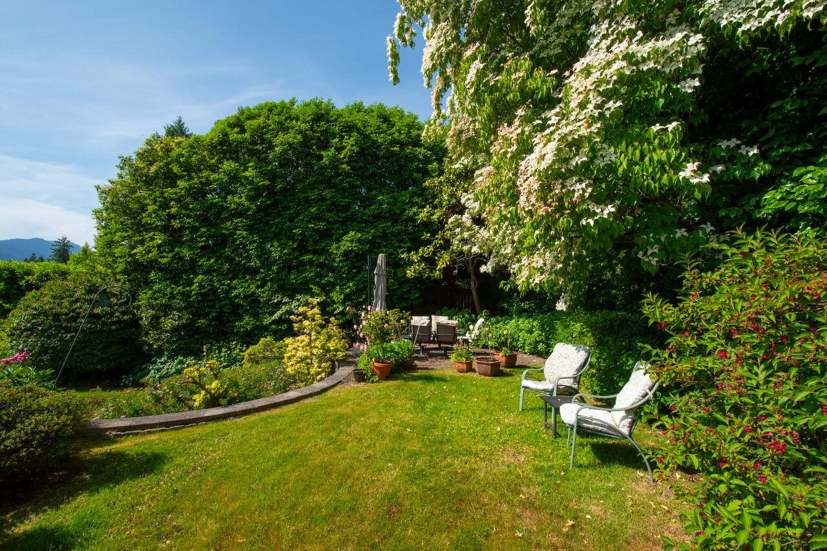 Outdoor Kitchen Photo of 530 E Queens Road, North Vancouver, BC