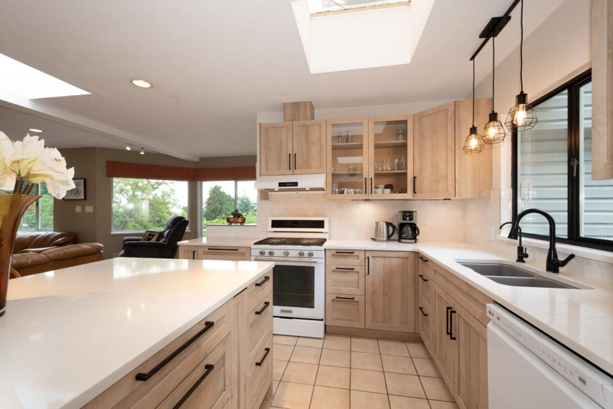 Pantry Photo of 530 E Queens Road, North Vancouver, BC