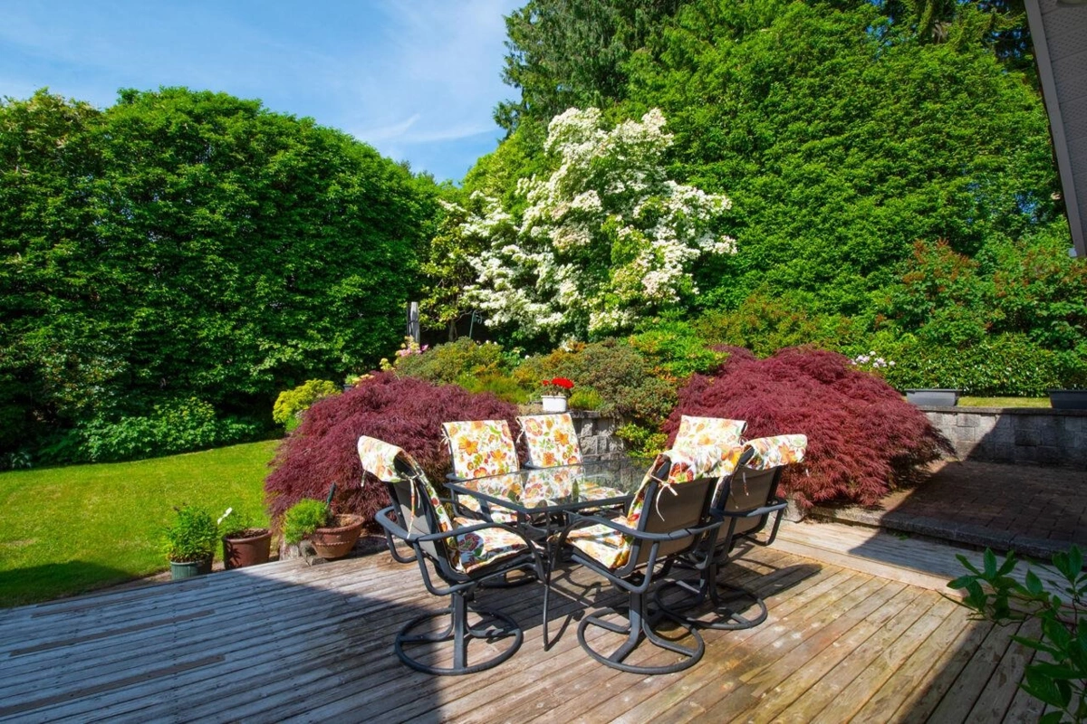 Swimming Pool Photo of 530 E Queens Road, North Vancouver, BC