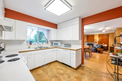 Breakfast Nook Photo of 1320 Kent Street, White Rock, BC