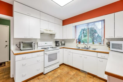 Pantry Photo of 1320 Kent Street, White Rock, BC