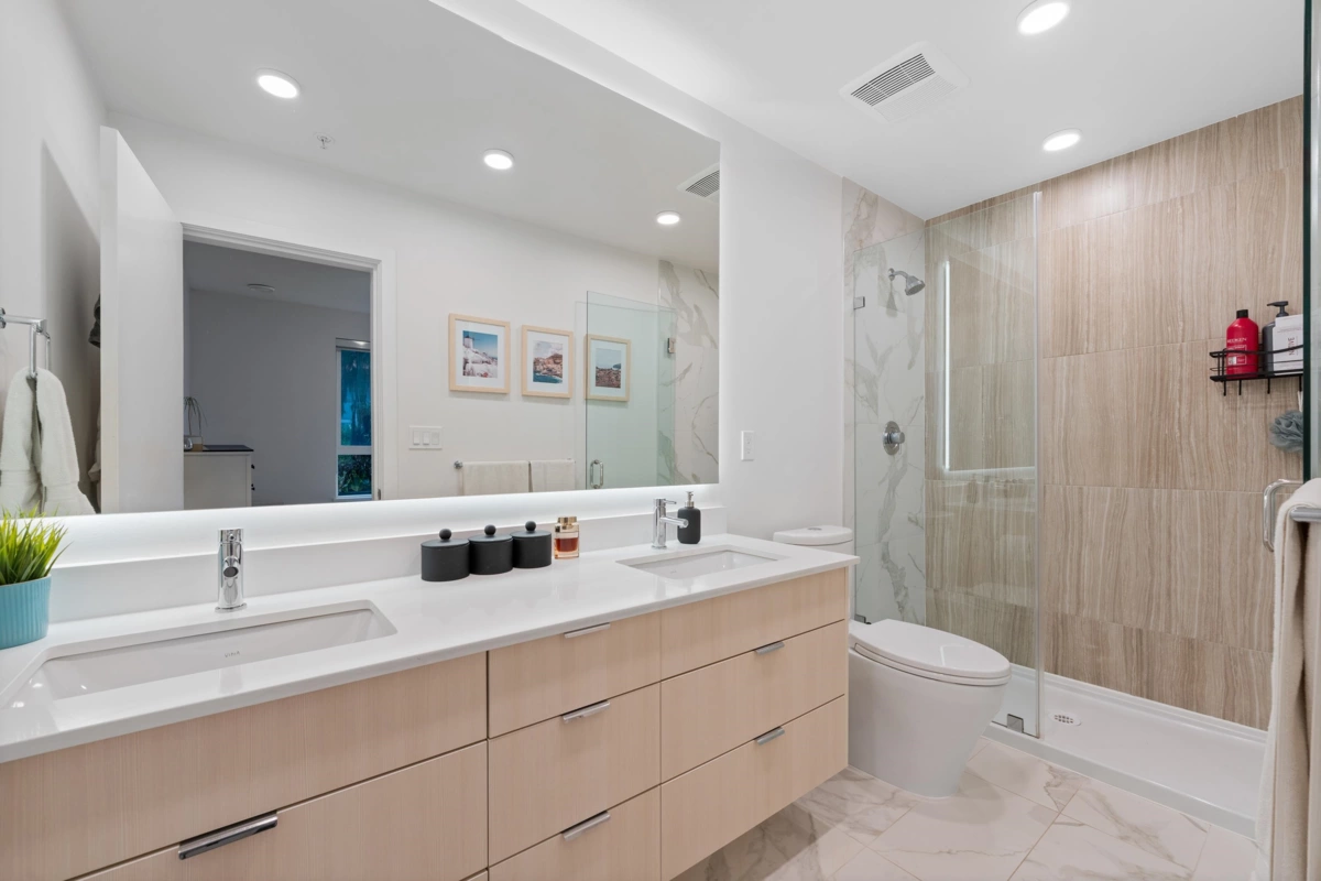 Entry Foyer Photo of 108 1892 Starling Drive, Tsawwassen, BC