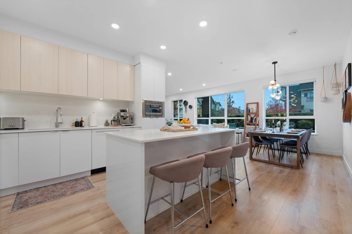 Kitchen Photo of 108 1892 Starling Drive, Tsawwassen, BC