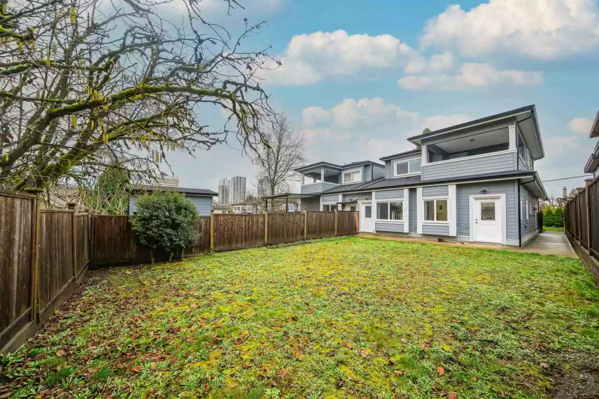 Staircase Photo of 5180 Lorraine Avenue, Burnaby, BC