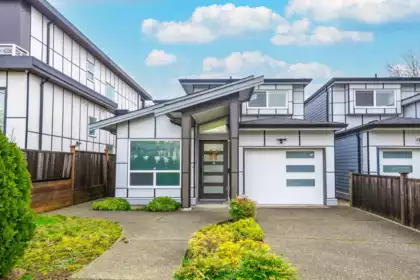 5180 Lorraine Avenue, Burnaby, BC, Burnaby Hospital — 4 bed half duplex for sale