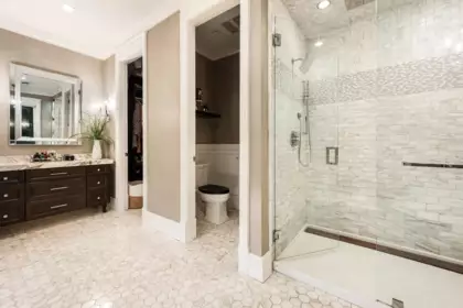 Hallway Photo of 35797 Ledgeview Drive, Abbotsford, BC
