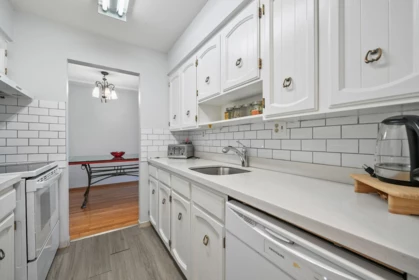 202 8770 Laurel Street, Vancouver, BC