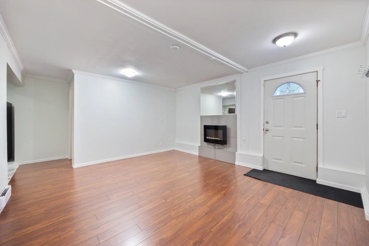 Basement Recreation Room Photo of 12037 208 Street, Maple Ridge, BC