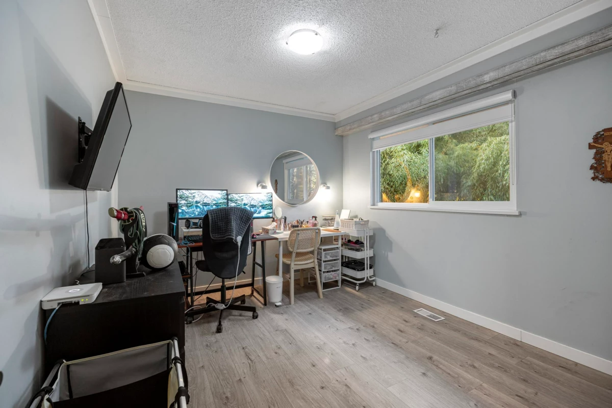 Fitness Center Photo Near 12037 208 Street, Maple Ridge, BC