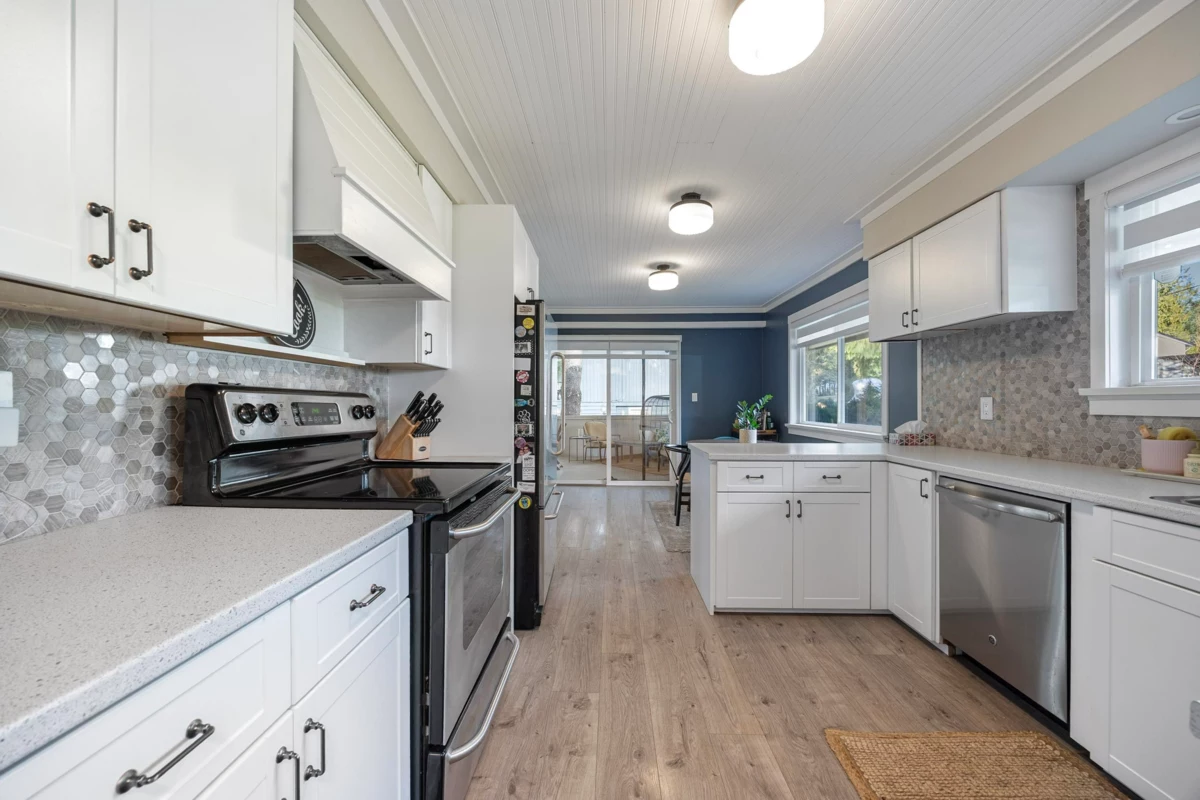 Front Yard Photo of 12037 208 Street, Maple Ridge, BC