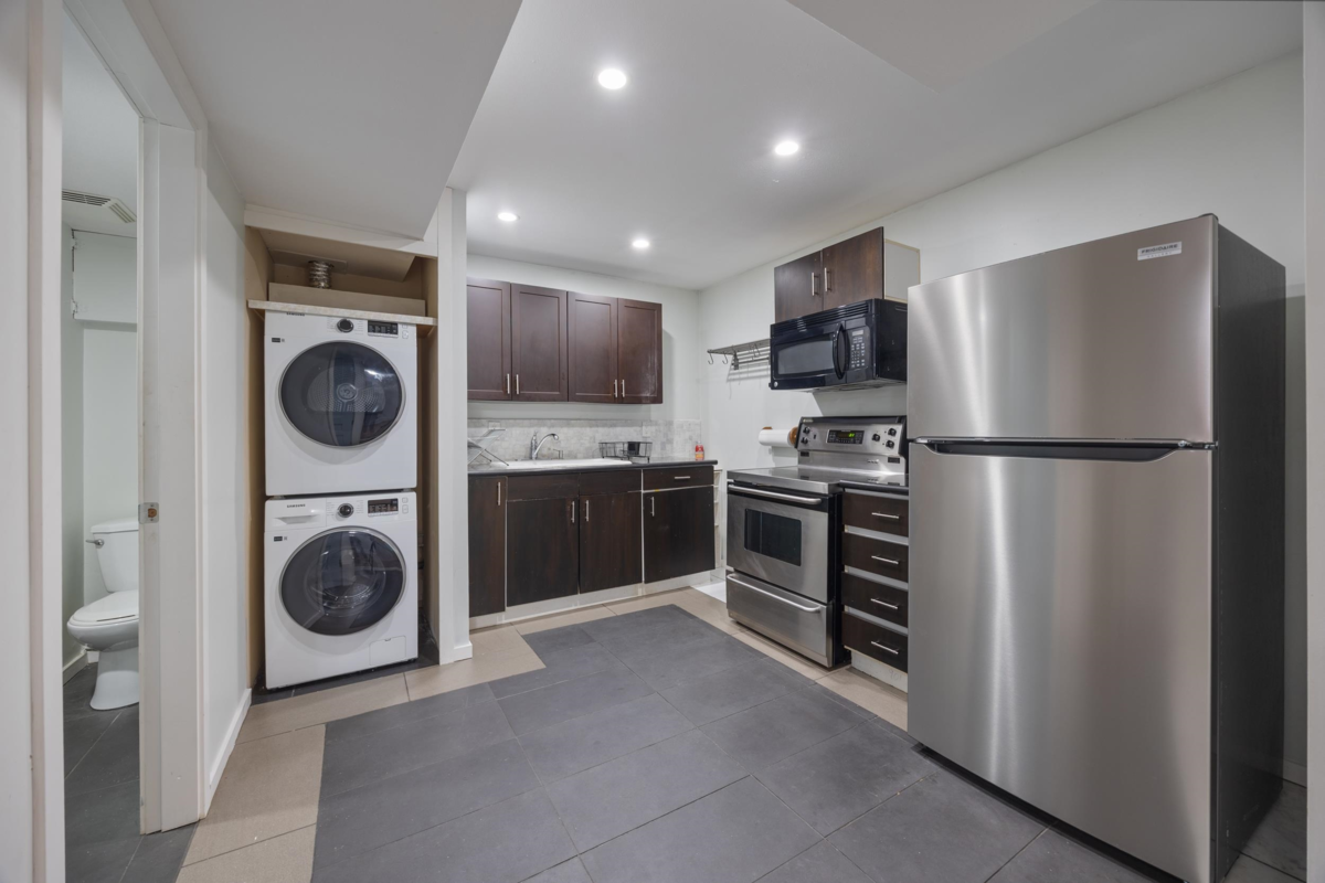 Hallway Photo of 12037 208 Street, Maple Ridge, BC