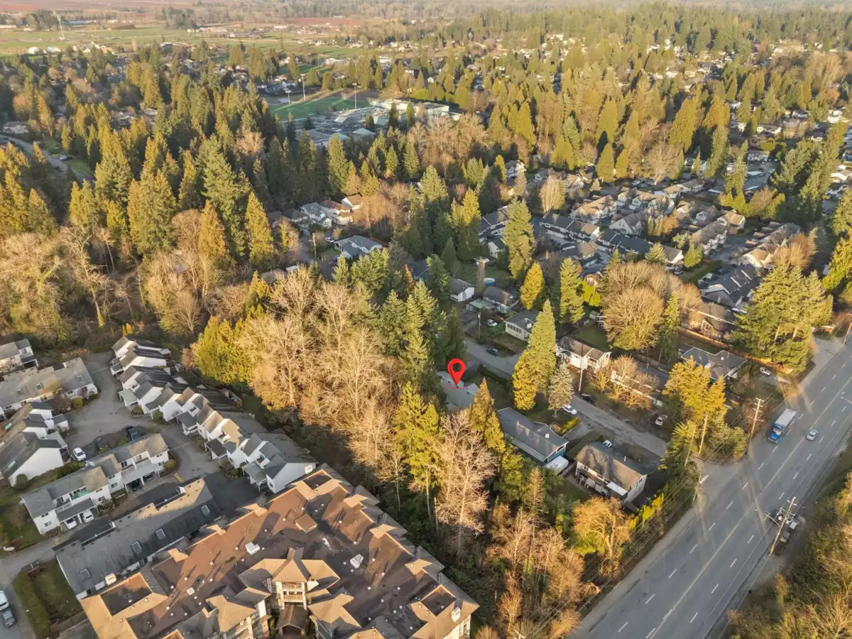 Mudroom Photo of 12037 208 Street, Maple Ridge, BC