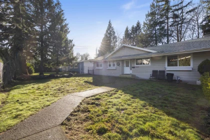 12037 208 Street, Maple Ridge, BC