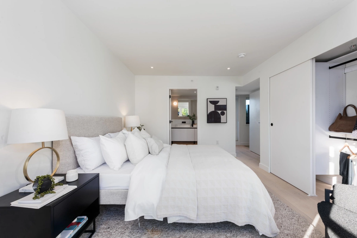 Kitchen Island Photo of 243 475 W 28th Avenue, Vancouver, BC