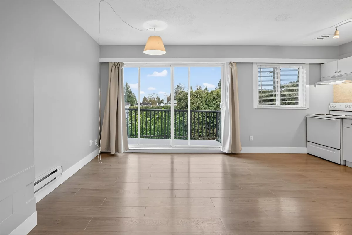 Breakfast Nook Photo of 18 21555 Dewdney Trunk Road, Maple Ridge, BC