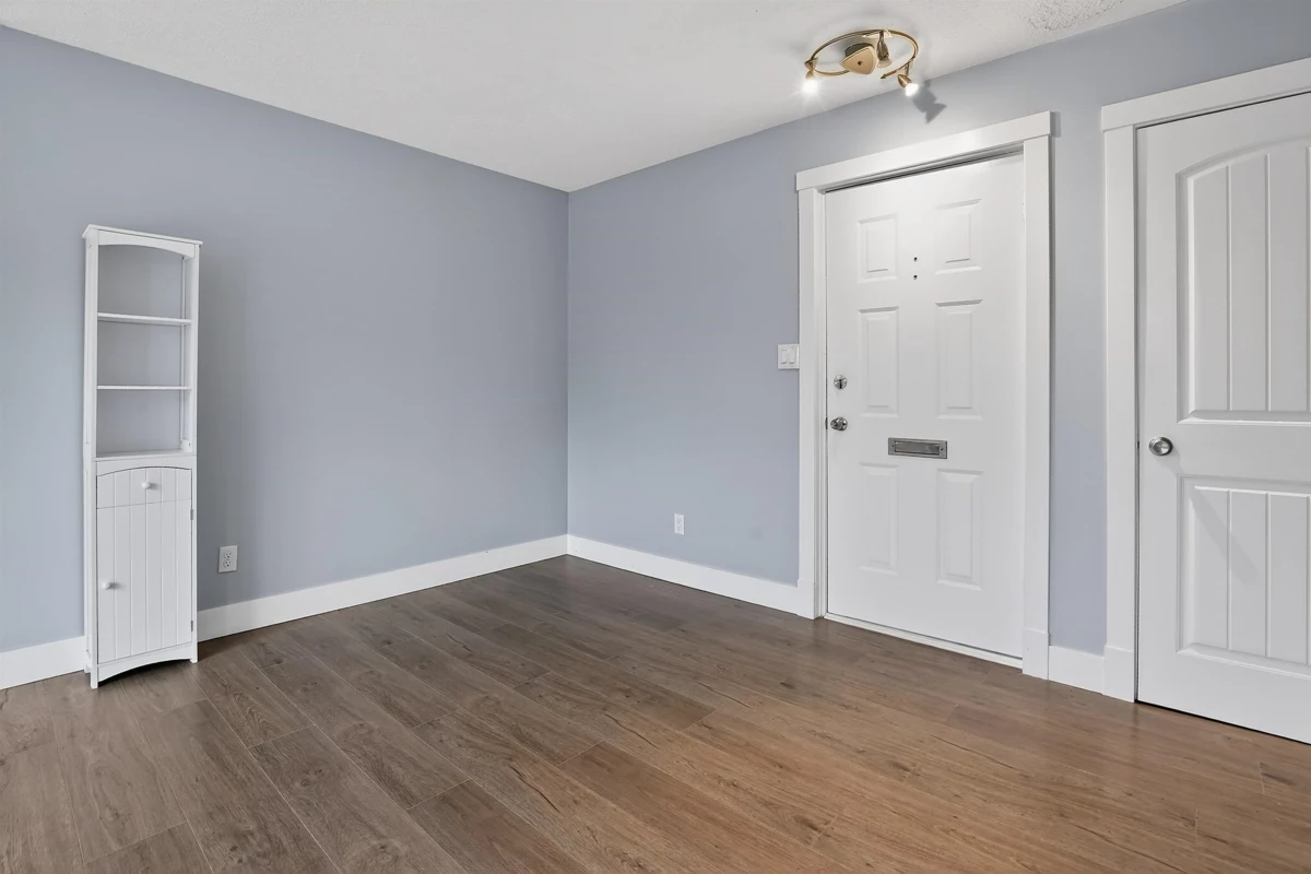 Kitchen Island Photo of 18 21555 Dewdney Trunk Road, Maple Ridge, BC