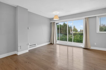 Breakfast Nook Photo of 18 21555 Dewdney Trunk Road, Maple Ridge, BC