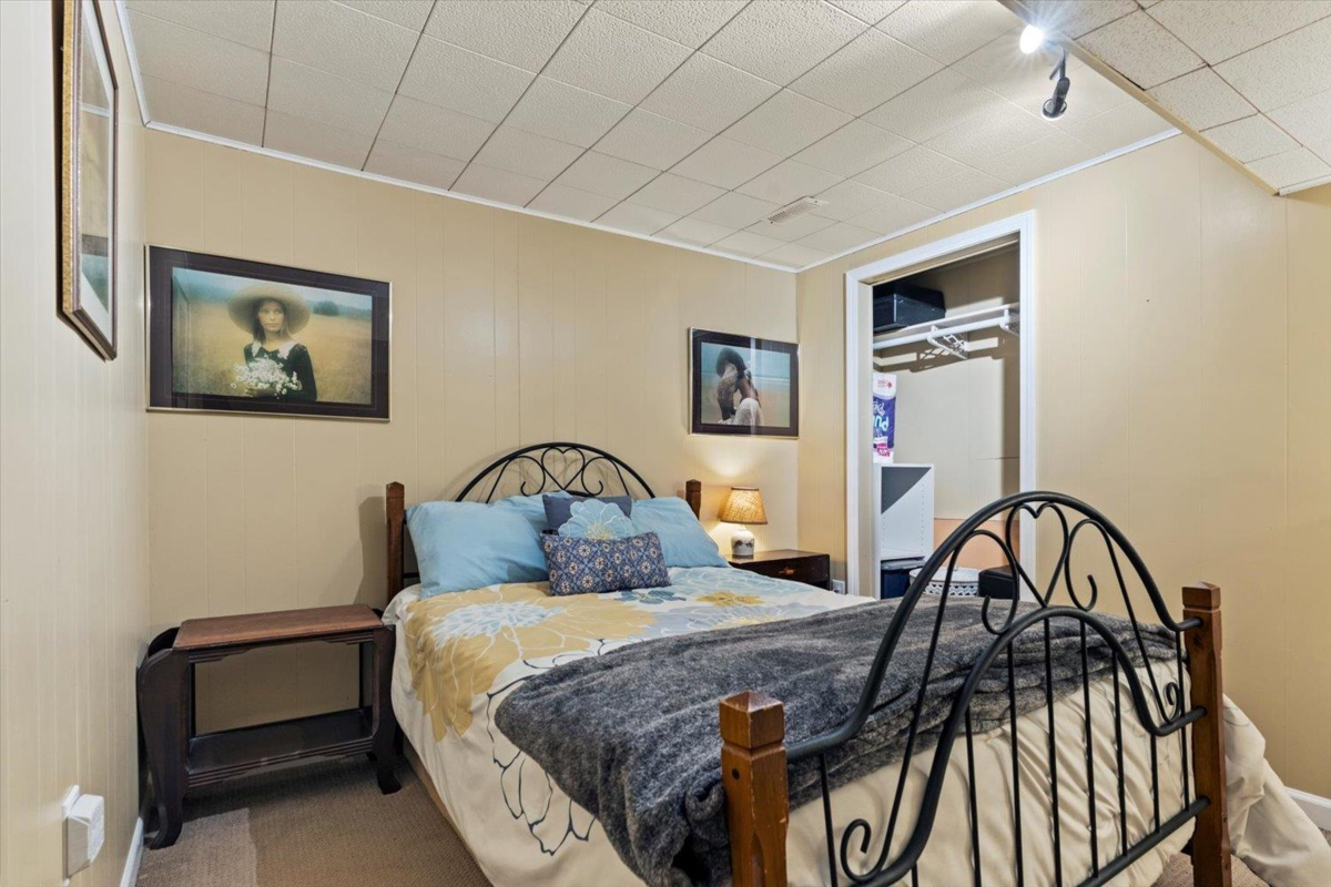 Backyard Photo of 34166 Cedar Avenue, Abbotsford, BC