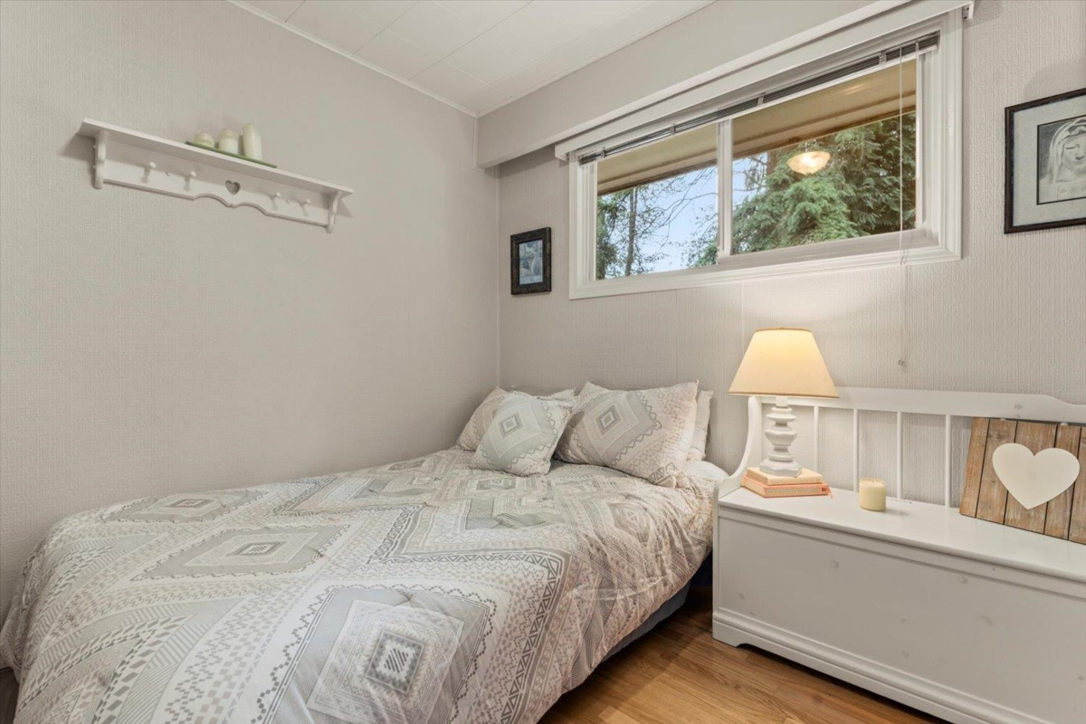 Staircase Photo of 34166 Cedar Avenue, Abbotsford, BC