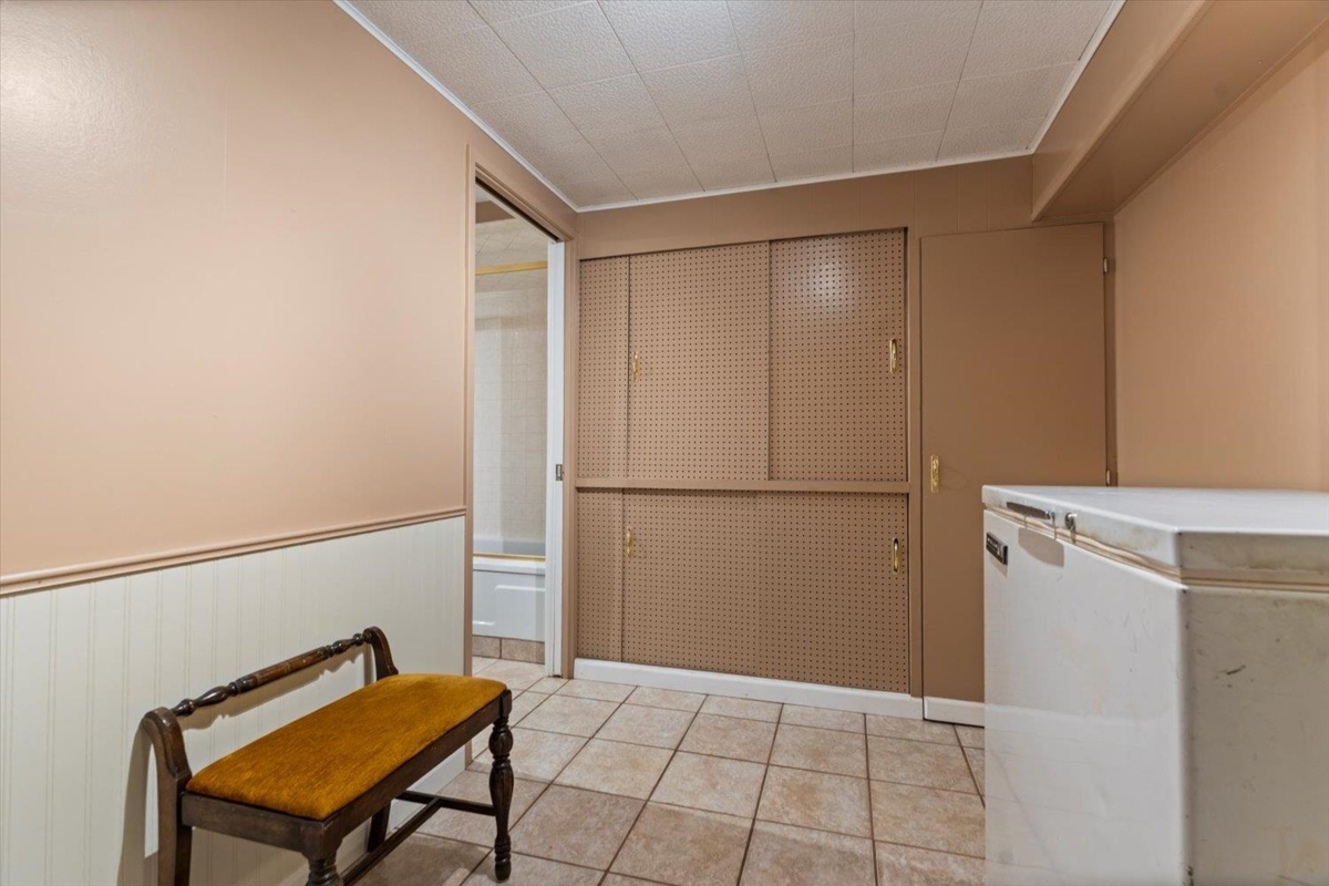 Swimming Pool Photo of 34166 Cedar Avenue, Abbotsford, BC