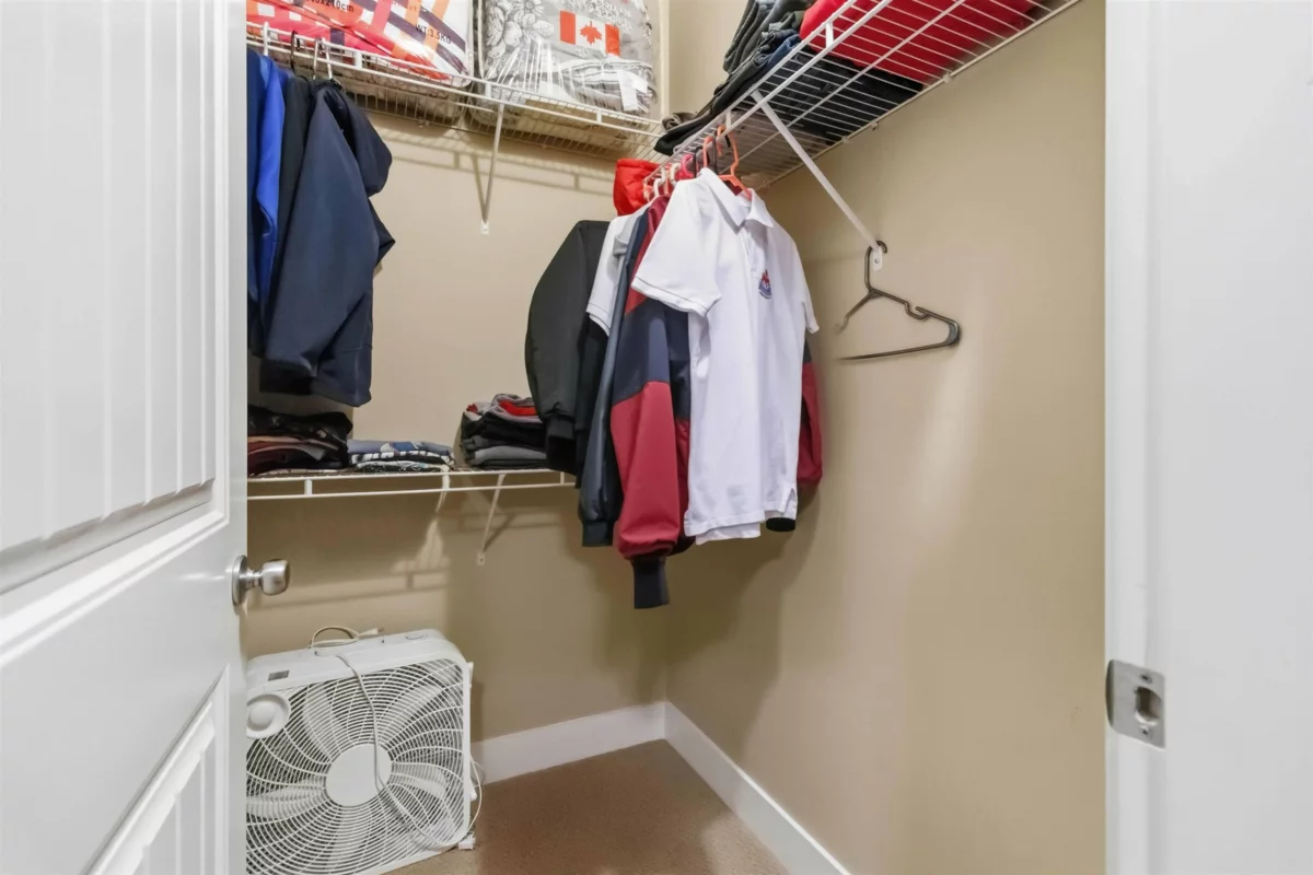 Guest Bathroom Photo of 8546 Alexandra Street, Mission, BC