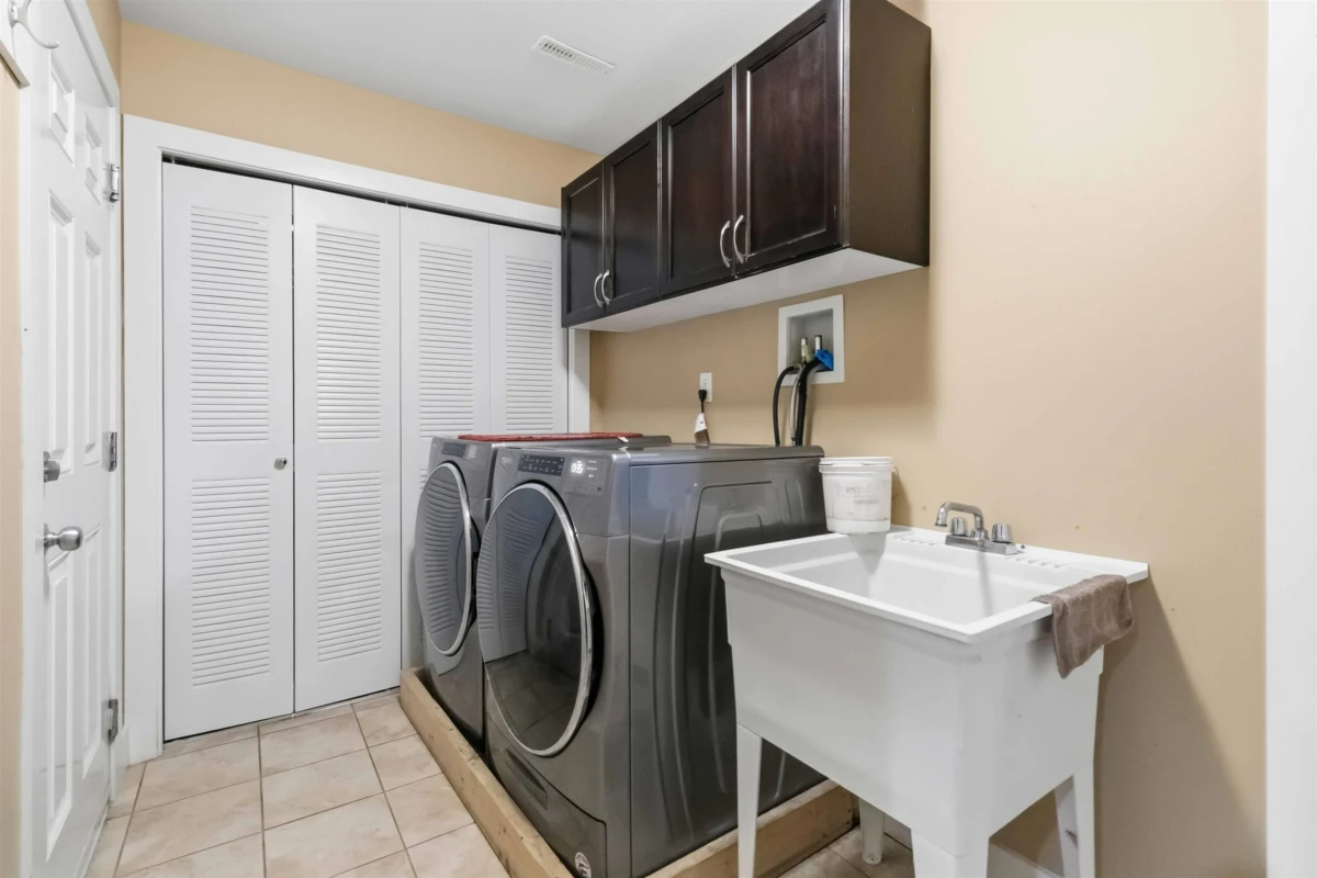 Hallway Photo of 8546 Alexandra Street, Mission, BC