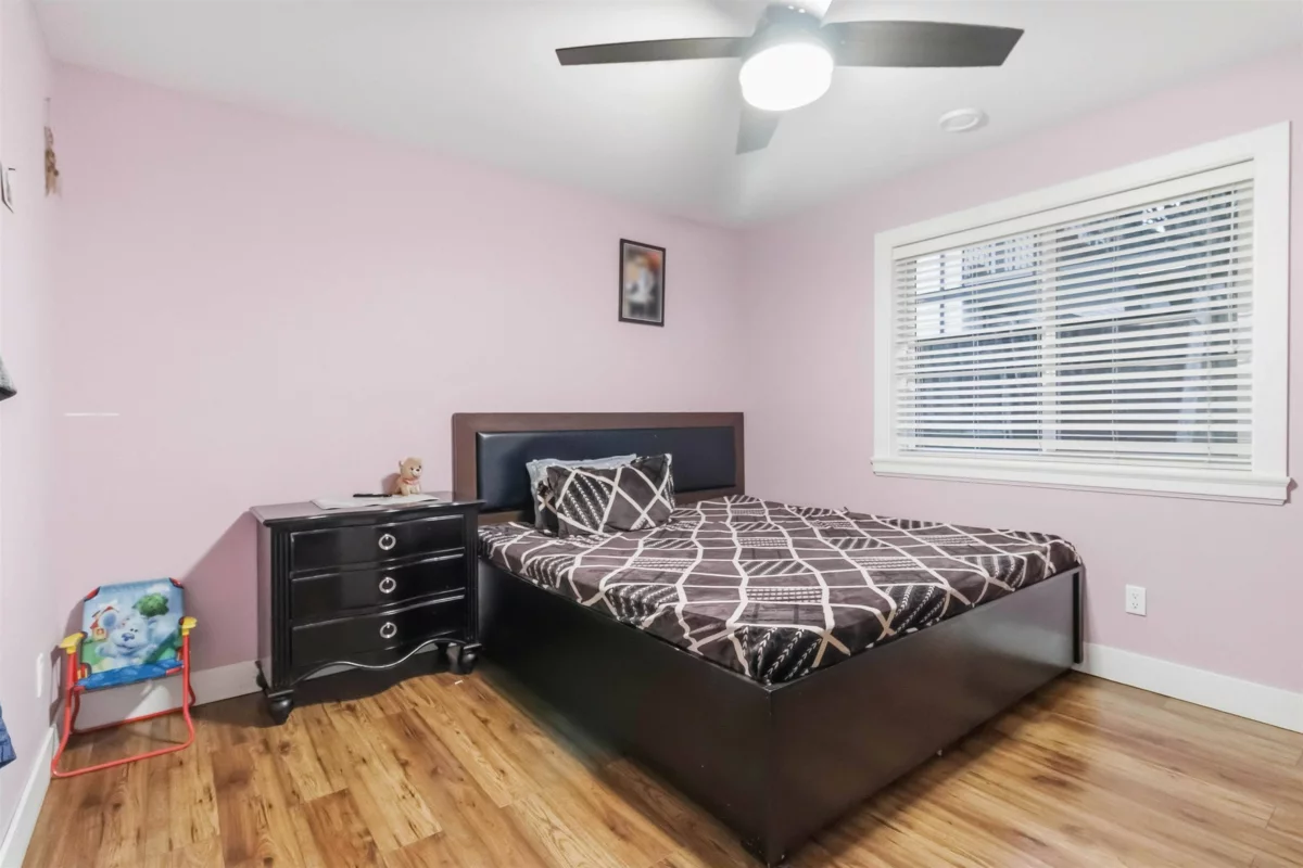 Kitchen Island Photo of 8546 Alexandra Street, Mission, BC