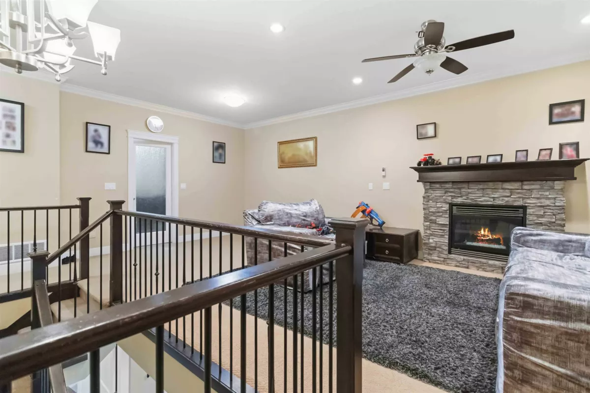 Living Room Photo of 8546 Alexandra Street, Mission, BC